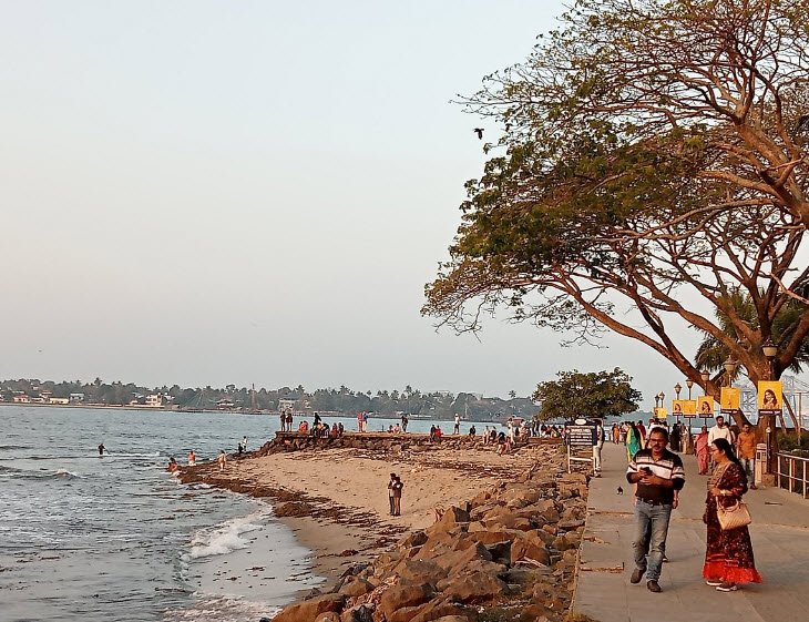 Mahatma Gandhi Beach, Ernakulam, Kerala - Vushii.com